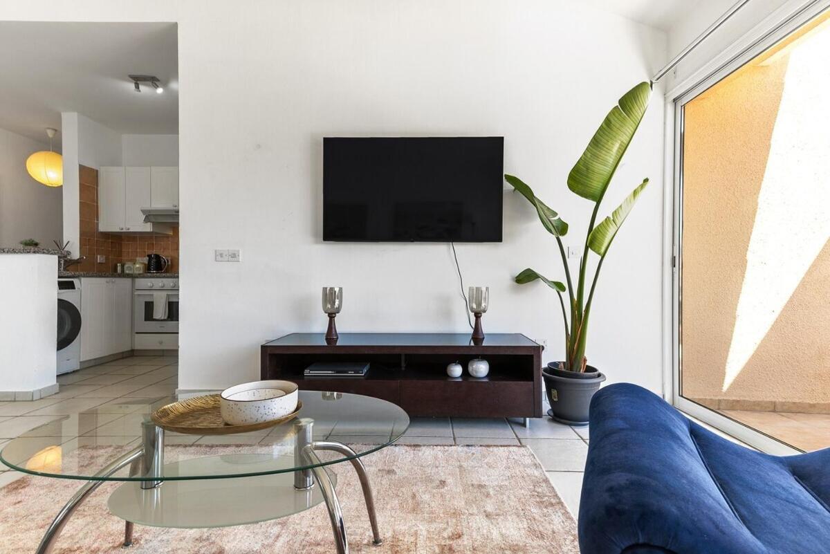 Limnaria Gardens Beautiful Apartment By Vichy Paphos Esterno foto