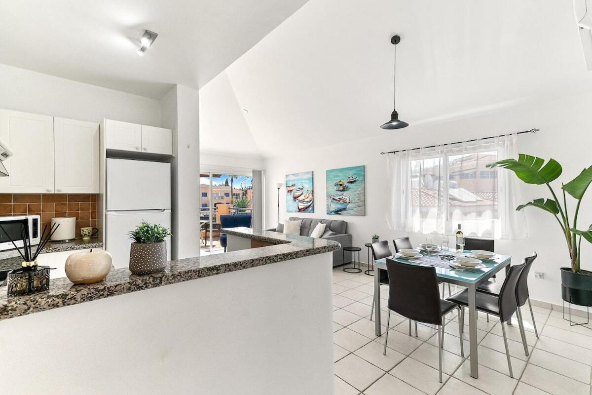 Limnaria Gardens Beautiful Apartment By Vichy Paphos Esterno foto