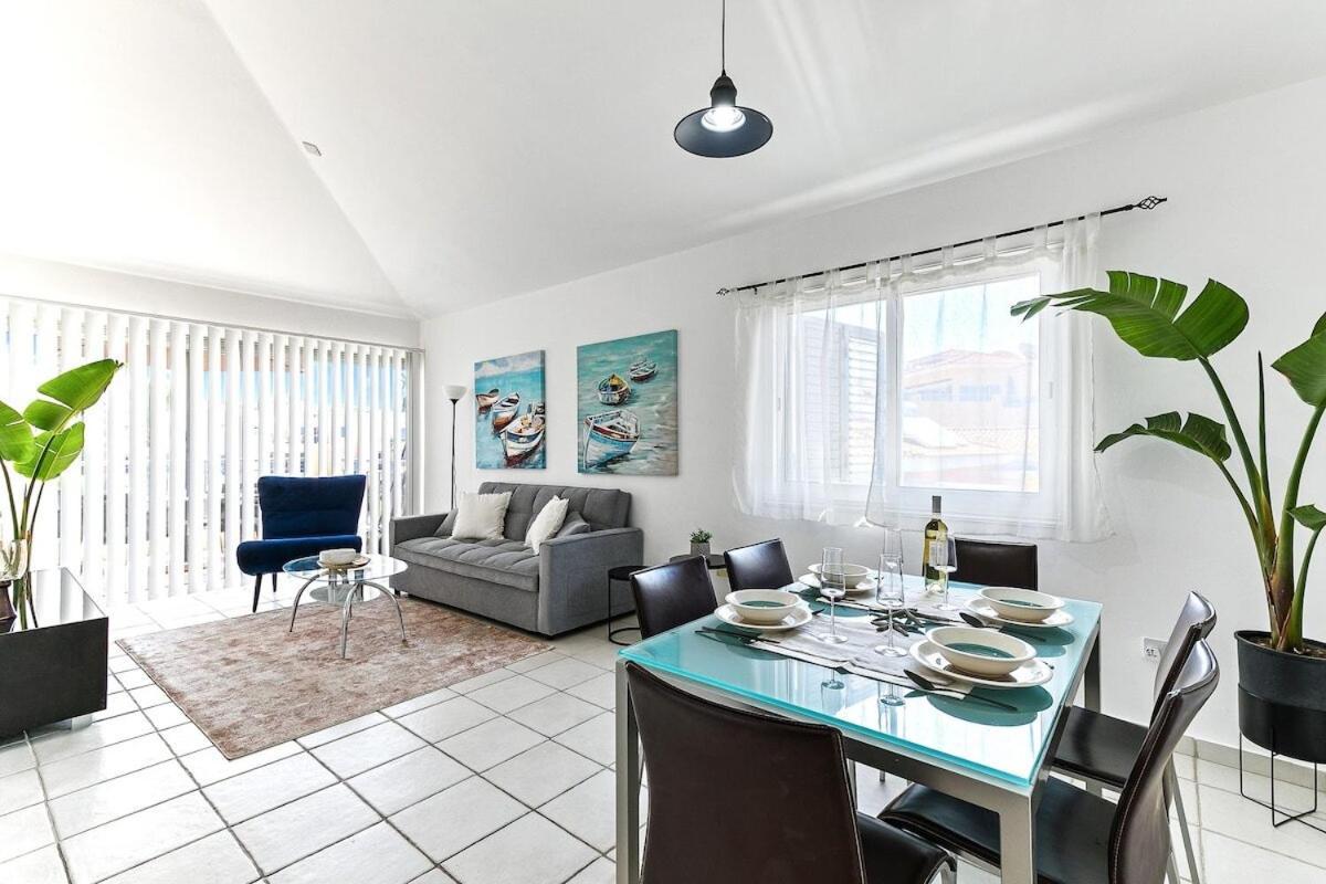 Limnaria Gardens Beautiful Apartment By Vichy Paphos Esterno foto